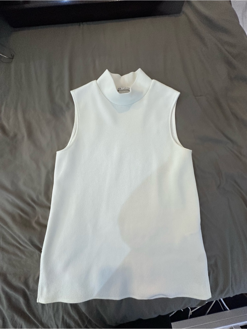 Zara White Sleeveless Mock Neck Top